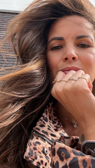 Close-up van Saskia buiten, uit een Instagram Reel